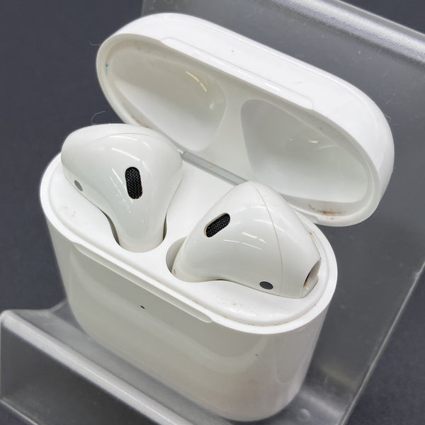 Apple 【中古】AirPods with Wireless Charging Case MRXJ2J-A【秋葉原