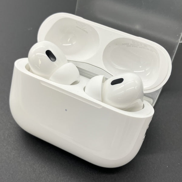 AirPods Pro 第2世代 (usb-c) イヤホン新品　ケース中古 Apple 【中古】MagSafe充電ケース(USB-C)付きAirPods Pro(第2世代