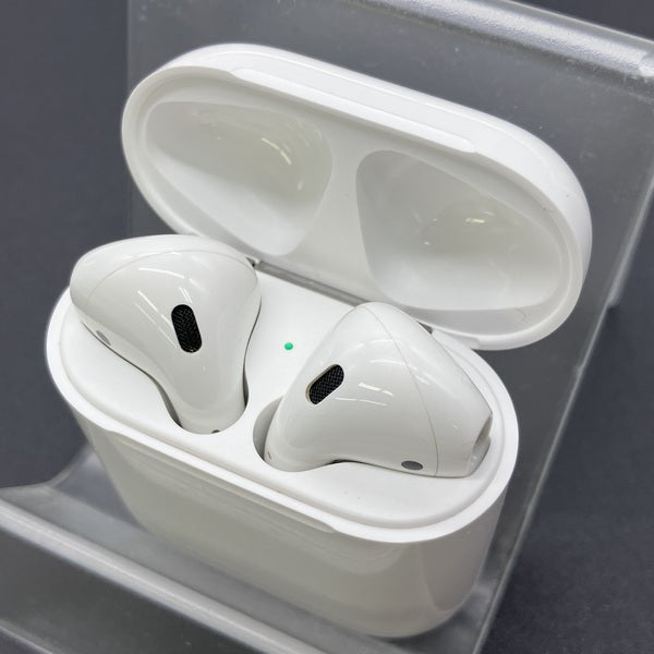 Apple 【中古】AirPods with Wireless Charging Case MRXJ2J/A【秋葉原