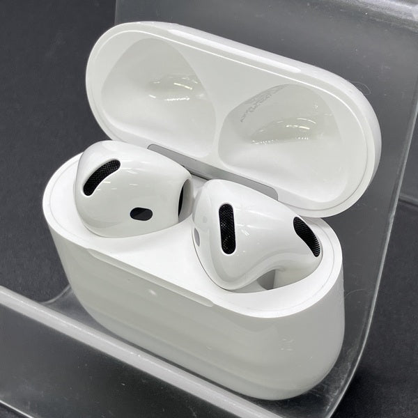 Apple 【中古】AirPods 4 MXP93J/A（アクティブノイズキャンセリング