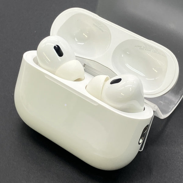 Apple 【中古】MagSafe充電ケース(USB-C)付きAirPods Pro(第2世代