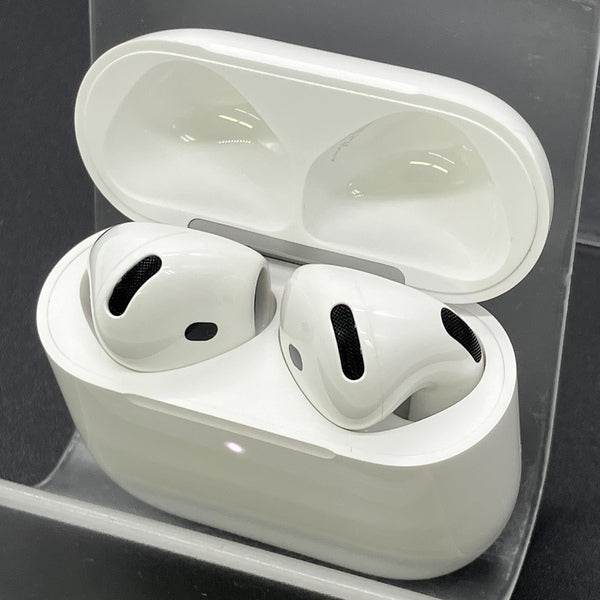 Apple 【中古】AirPods 4 MXP93J/A（アクティブノイズキャンセリング