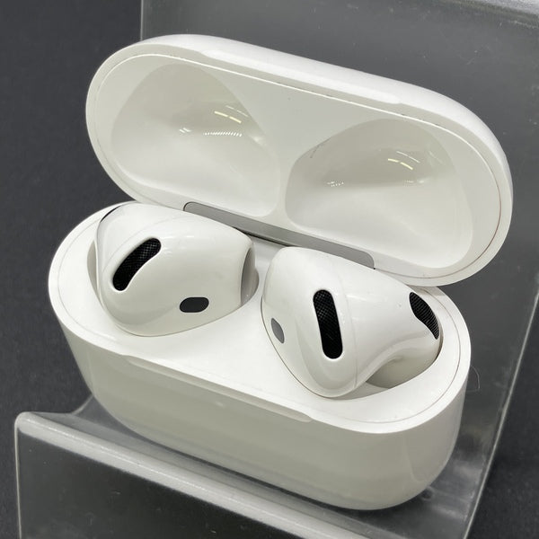 Apple AirPods 4 中古品 Apple 【中古】AirPods 4 MXP93J/A（アクティブノイズキャンセリング