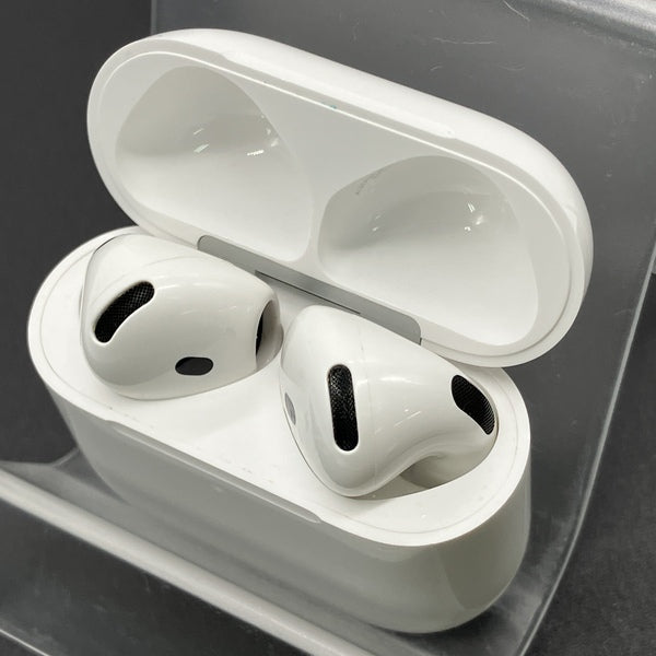 Apple 【中古】AirPods 4 MXP93J/A（アクティブノイズキャンセリング