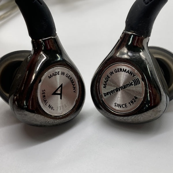 Astell&Kern AK T8iE Mk II イヤホン 中古 やや訳あり Astell&Kern 【中古】AK T8iE MkII 【AK-T8IE-MKII-BLK