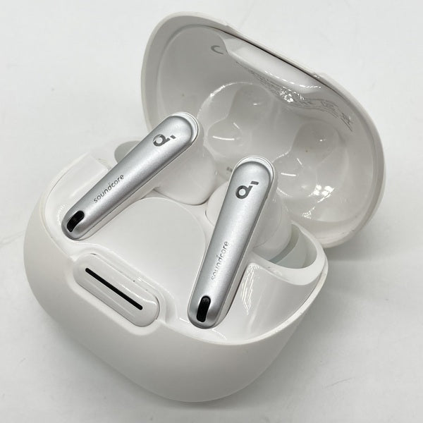 【メール便無料】 Anker 【中古】Soundcore Liberty 4 NC ホワイト 【A3947N21 イヤホン