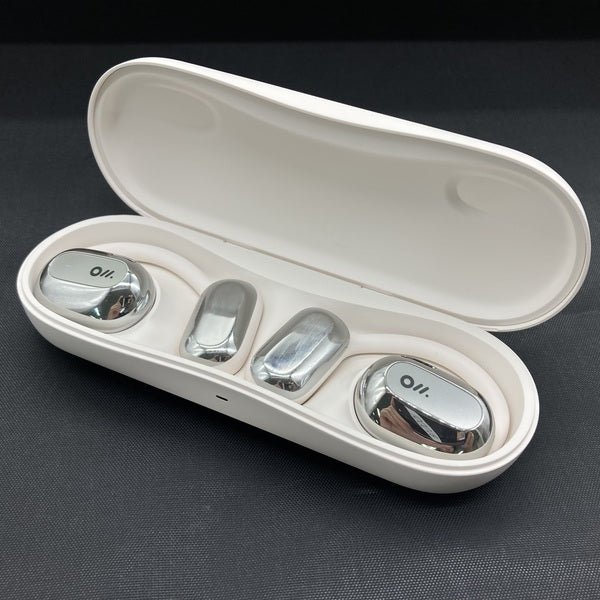 Oladance 【中古】Oladance ウェアラブルステレオ シルバー Oladance 【中古】Oladance ウェアラブルステレオ シルバー