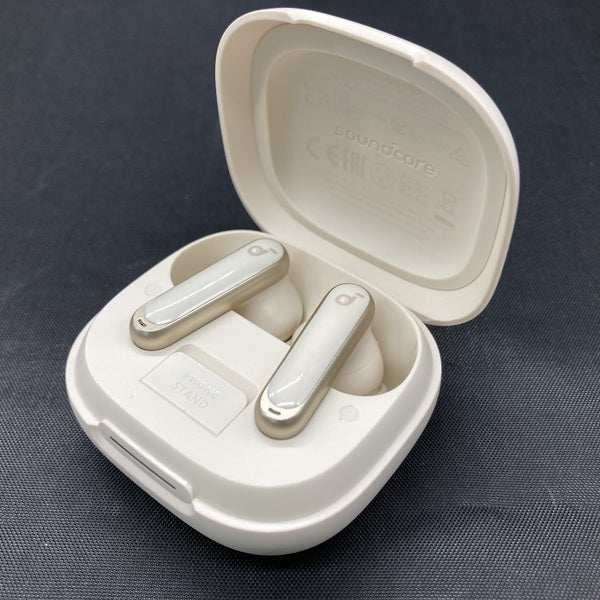 ワイヤレスイヤホン Soundcore P40i White A3955N21 ANKER Soundcore P40i A3955N21 [オフホワイト] 価格比較 - 価格.com