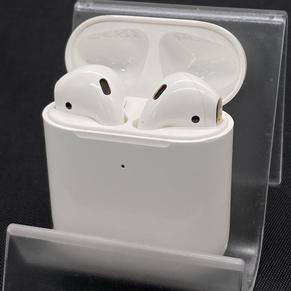 【中古】AirPods with Wireless Charging Case MRXJ2J-A【日本橋】