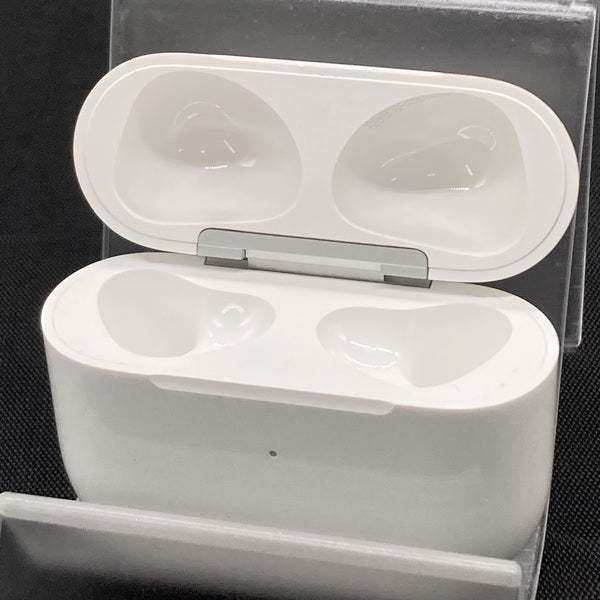 【中古】AirPods Lightning 充電ケース (第3世代)【秋葉原】