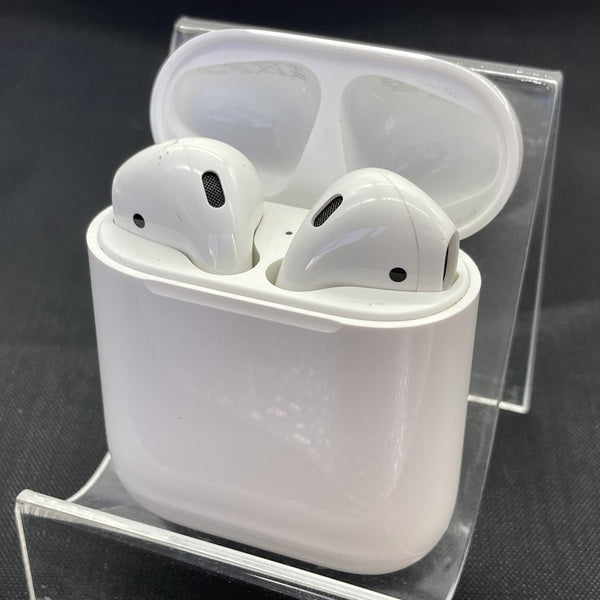 【中古】AirPods with Charging Case MV7N2J/A【日本橋】