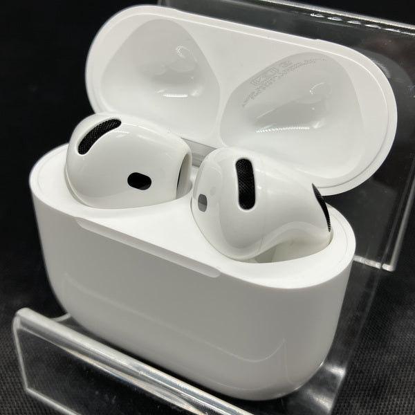 【中古】AirPods 4 MXP93J/A(アクティブノイズキャンセリング搭載)【秋葉原】
