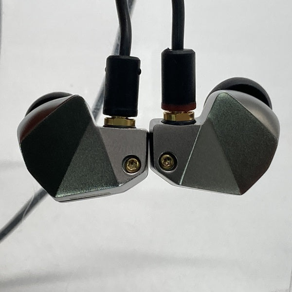 final 【中古】B2 【FI-B2BSSD】【秋葉原】 – e☆イヤホン