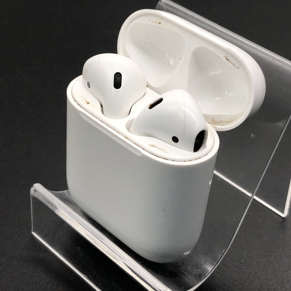 【中古】AirPods with Charging Case MV7N2J/A【日本橋】