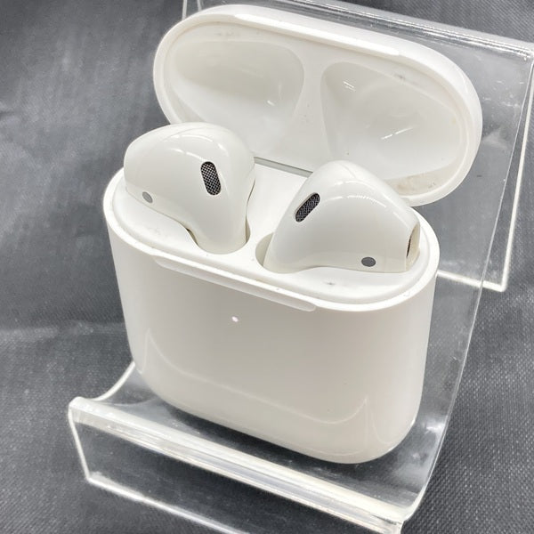 【中古】Air pods MRXJ2J/A WHITE 箱あり Apple 【中古】AirPods with Wireless Charging Case MRXJ2J-A