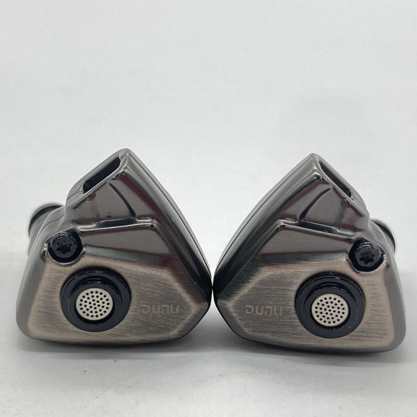 【中古】TITAN S グレー【秋葉原】