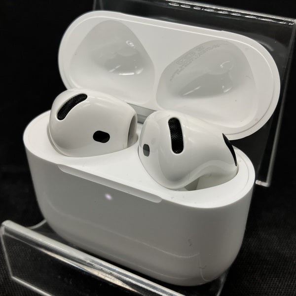 【中古】AirPods 4 MXP93J/A(アクティブノイズキャンセリング搭載)【秋葉原】