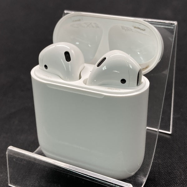 【中古】AirPods with Charging Case MV7N2J/A【秋葉原】