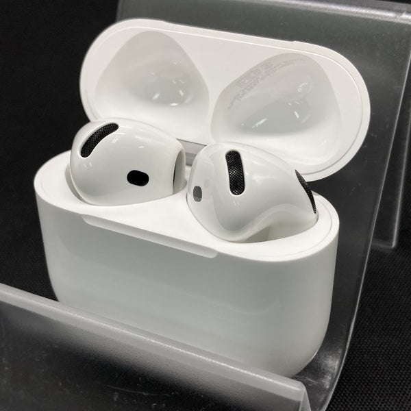 【中古】AirPods 4 MXP93J/A(アクティブノイズキャンセリング搭載)【秋葉原】
