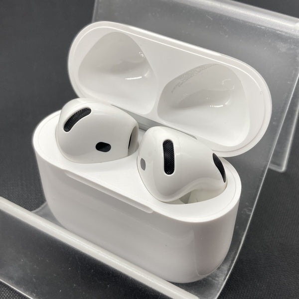 【中古】AirPods 4 MXP93J/A(アクティブノイズキャンセリング搭載)【秋葉原】
