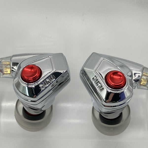 【中古】TITAN S2【秋葉原】