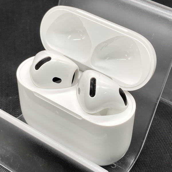 【中古】AirPods 4 MXP93J/A(アクティブノイズキャンセリング搭載)【秋葉原】