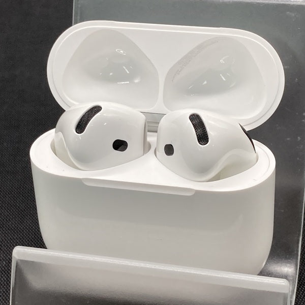 【中古】AirPods 4 MXP93J/A(アクティブノイズキャンセリング搭載)【秋葉原】