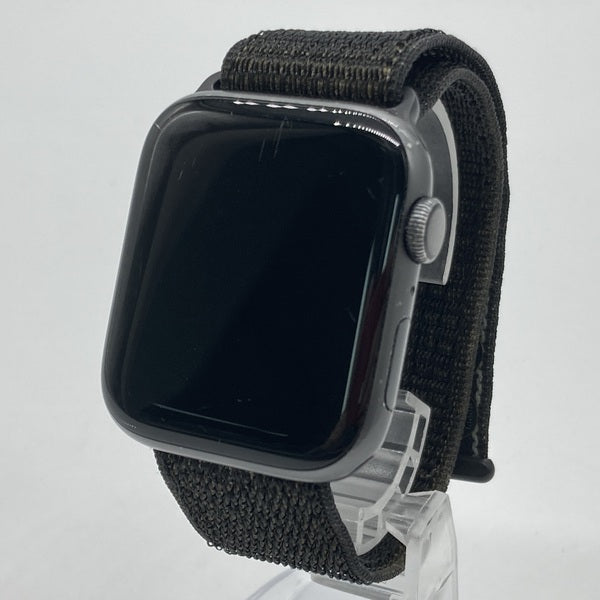 【中古】Apple Watch Series4 Nike (44mm GPS)アルミニウム シルバー【秋葉原】