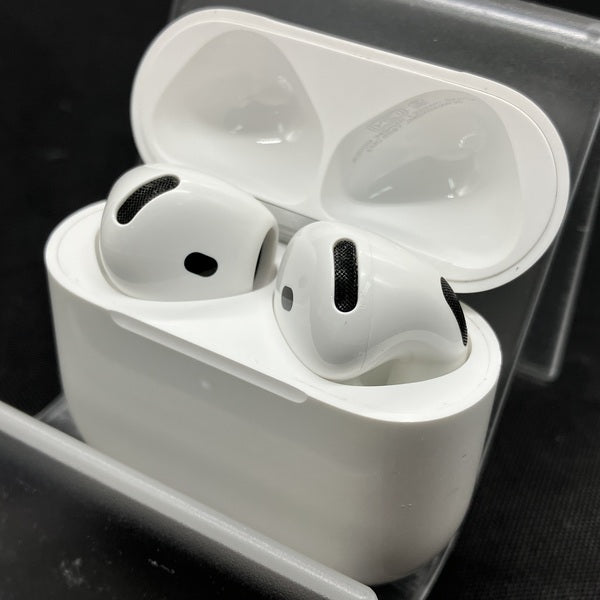 【中古】AirPods 4 MXP93J/A(アクティブノイズキャンセリング搭載)【秋葉原】