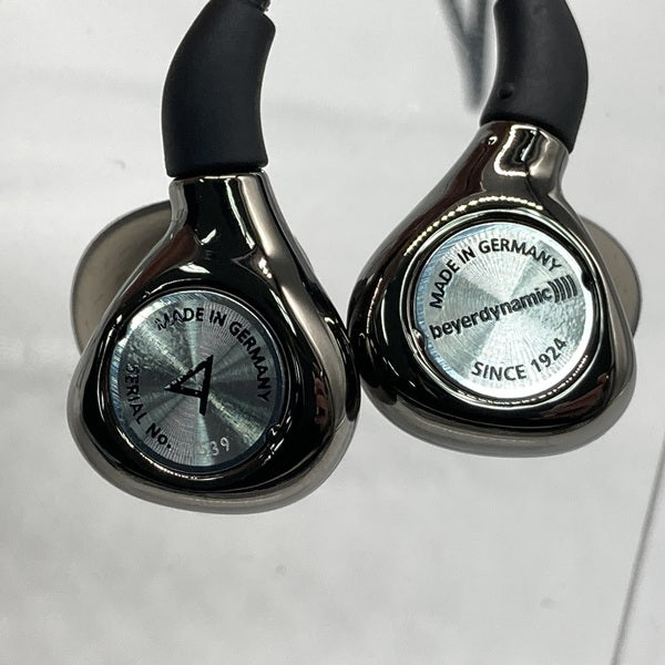 【中古】AK T8iE ブラック【AK-T8IE-BLK】【秋葉原】
