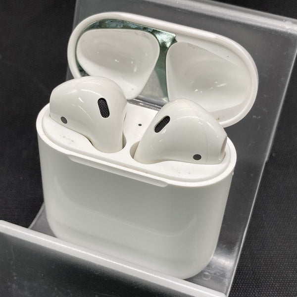 Apple 【中古】AirPods with Charging Case MV7N2J/A【秋葉原