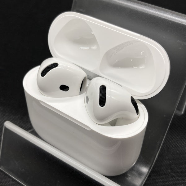 【中古】AirPods 4 MXP93J/A(アクティブノイズキャンセリング搭載)【秋葉原】