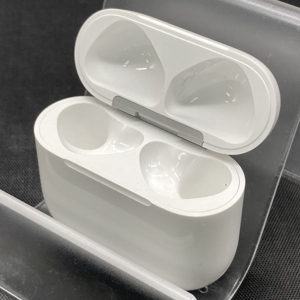 AirPods4 ANC付き　中古 Apple 【中古】AirPods 4 （ANC）ワイヤレス充電ケース【秋葉原