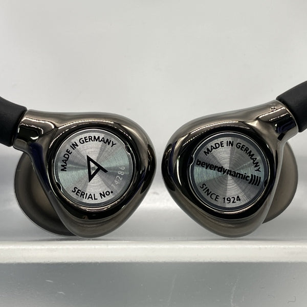 【中古】AK T8iE ブラック【AK-T8IE-BLK】【日本橋】
