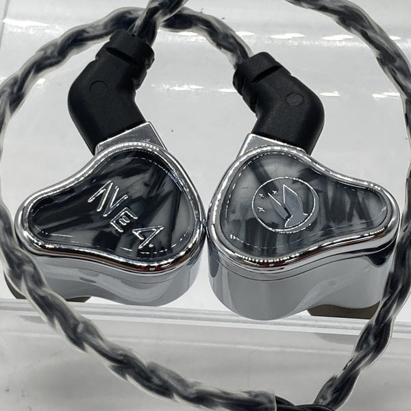 【中古】Neon 4【秋葉原】