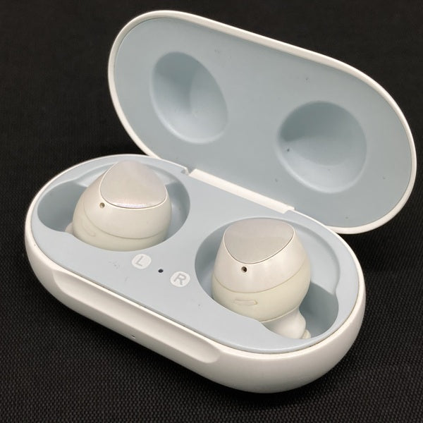 【中古】Galaxy Buds ホワイト 【SM-R170NZWAXJP】【秋葉原】