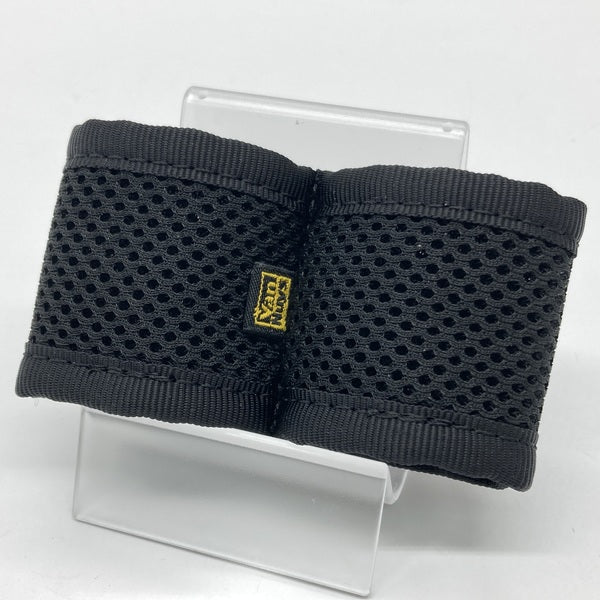 【中古】差し込むだけのハウジング保護用ふわふわツインチューブケース ブラック<イヤホンが絡まないケーブル固定用ストッパー付き>【VD608-BK】【秋葉原】