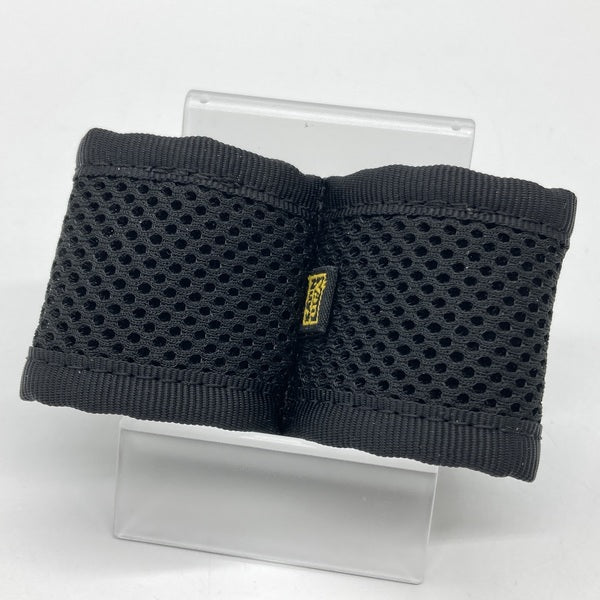 【中古】差し込むだけのハウジング保護用ふわふわツインチューブケース ブラック<イヤホンが絡まないケーブル固定用ストッパー付き>【VD608-BK】【秋葉原】