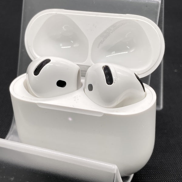 【中古】AirPods 4 MXP93J/A(アクティブノイズキャンセリング搭載)【秋葉原】