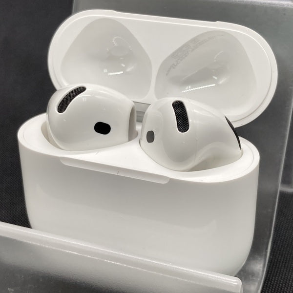 【中古】AirPods 4 MXP93J/A(アクティブノイズキャンセリング搭載)【秋葉原】
