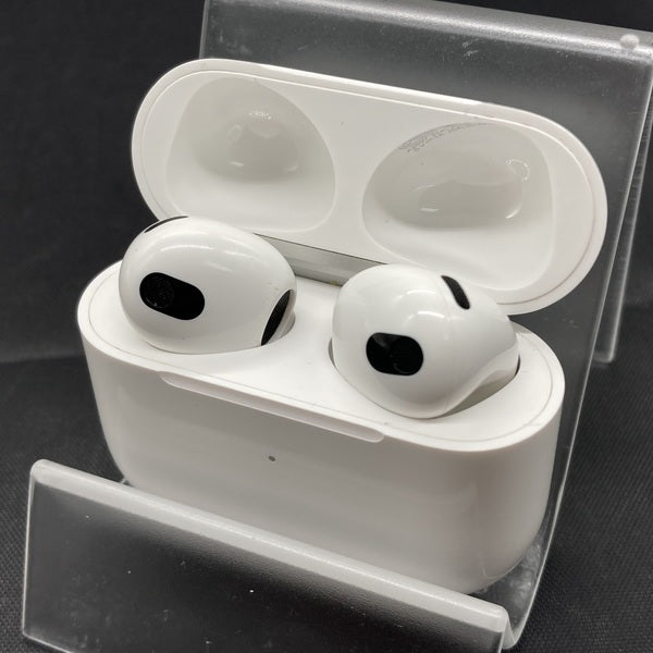 AirPods 第3世代（Lightning充電ケース付き） 楽天市場】【値下げ/在庫限り】Lightning充電ケース付きAirPods