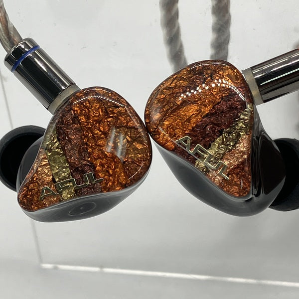 【中古】PERFORMER 8【秋葉原】
