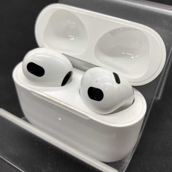 【中古】Airpods MPNY3J/A 3rd Generation Lightning充電ケース付【秋葉原】