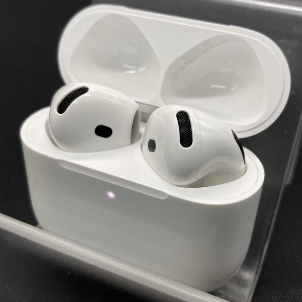 【中古】AirPods 4 MXP93J/A(アクティブノイズキャンセリング搭載)【日本橋】