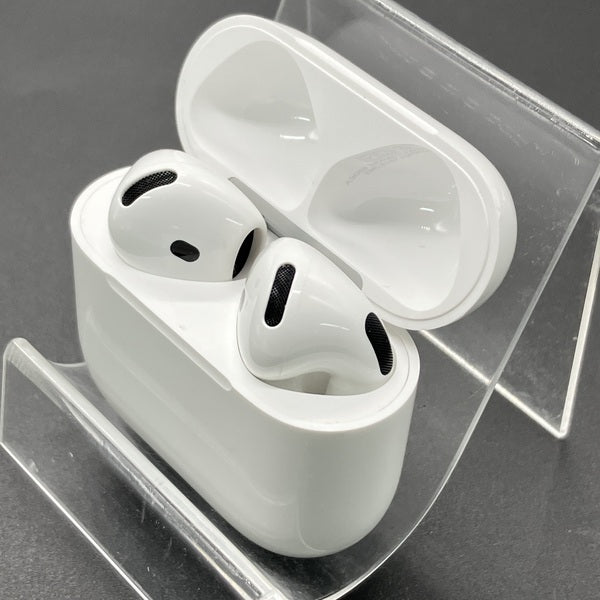 【中古】AirPods 4 MXP93J/A(アクティブノイズキャンセリング搭載)【秋葉原】