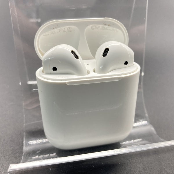 air pods MV7N2JA 美品 Apple 【中古】AirPods with Charging Case MV7N2J/A【日本橋】 – e