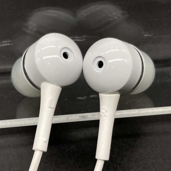 新品未開封Apple純正品In-Ear Headphonesカナル式 イヤホン 新品未開封Apple純正品In-Ear Headphonesカナル式 イヤホン