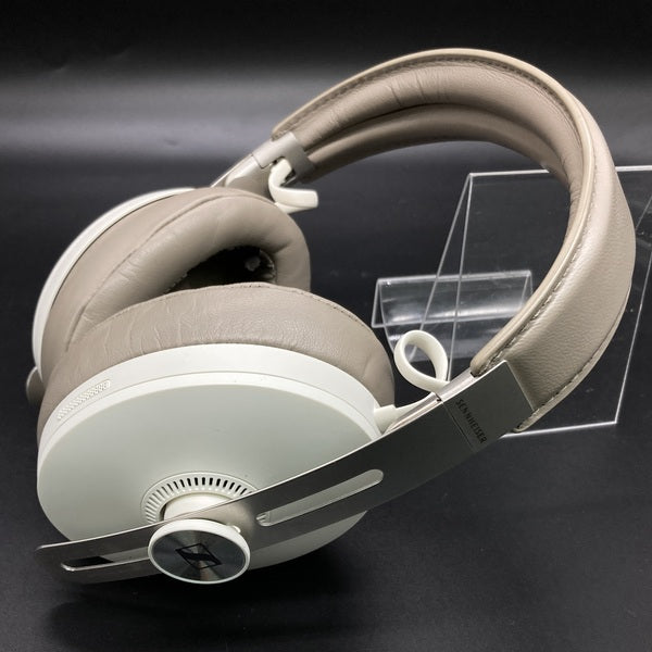 【中古】MOMENTUM Wireless ノイズキャンセルヘッドホン Sandy White 【M3AEBTXL SANDY WHITE】【名古屋】