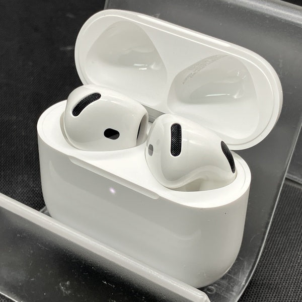 【中古】AirPods 4 MXP93J/A(アクティブノイズキャンセリング搭載)【秋葉原】