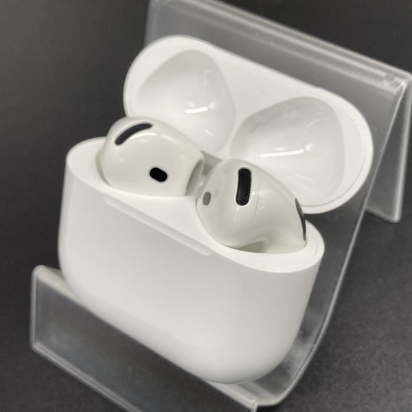 【中古】AirPods 4 MXP93J/A(アクティブノイズキャンセリング搭載)【秋葉原】